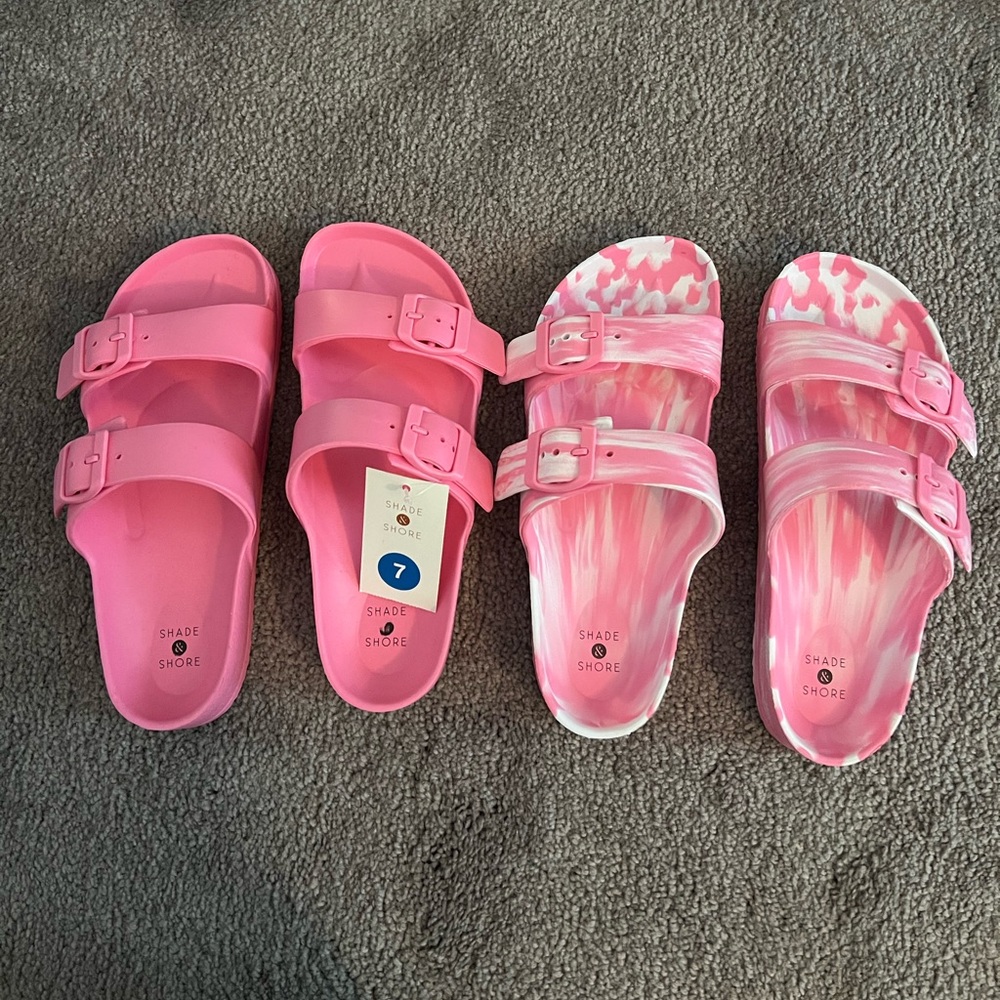 Shade and Shore women’s slides.